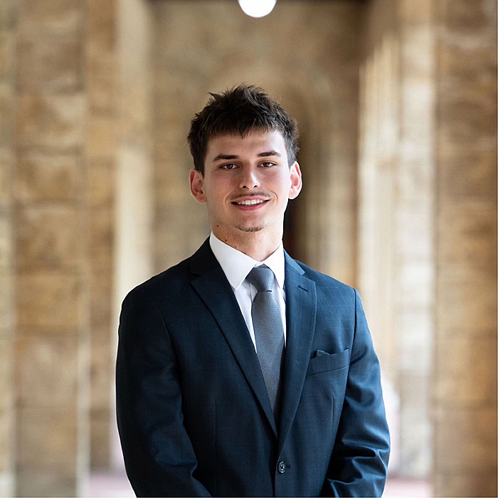 Noah Linaker, Equities Analyst